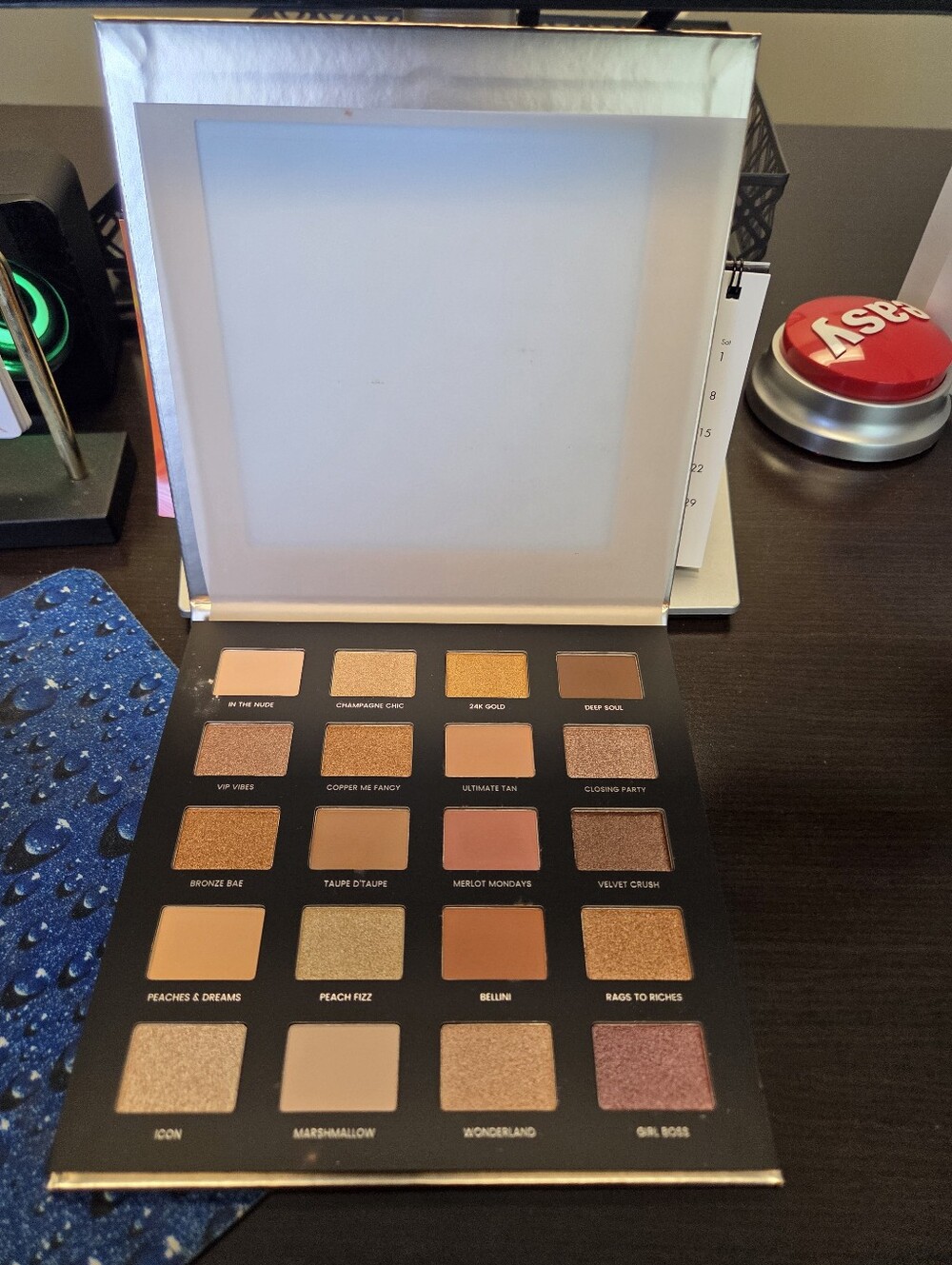 Iconic London Day to Slay Eyeshadow Palette- NIB -20 Shades- Sold out Online